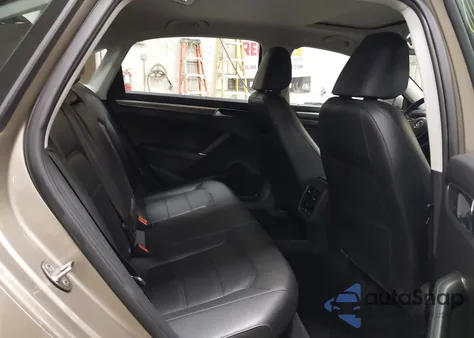 2016 Volkswagen Passat 1.8T Se z USA, uszkodzony, nr VIN 1VWBT7A38GC016342